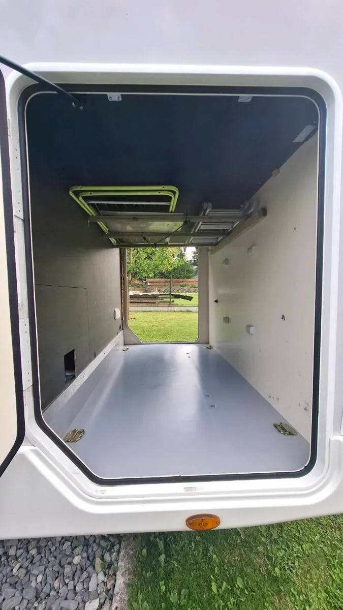 Motor home - Image 4