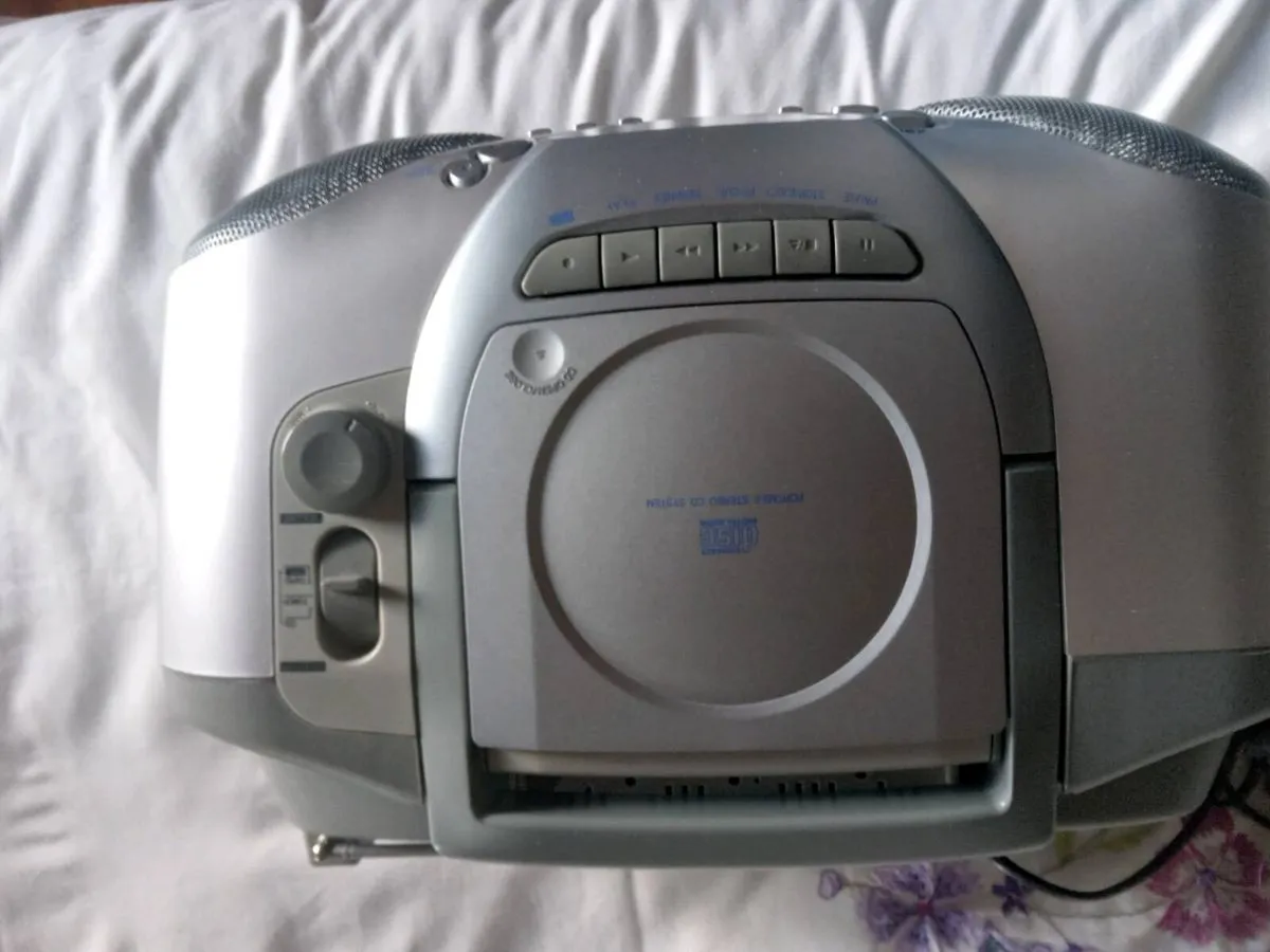 Stereo - Image 3