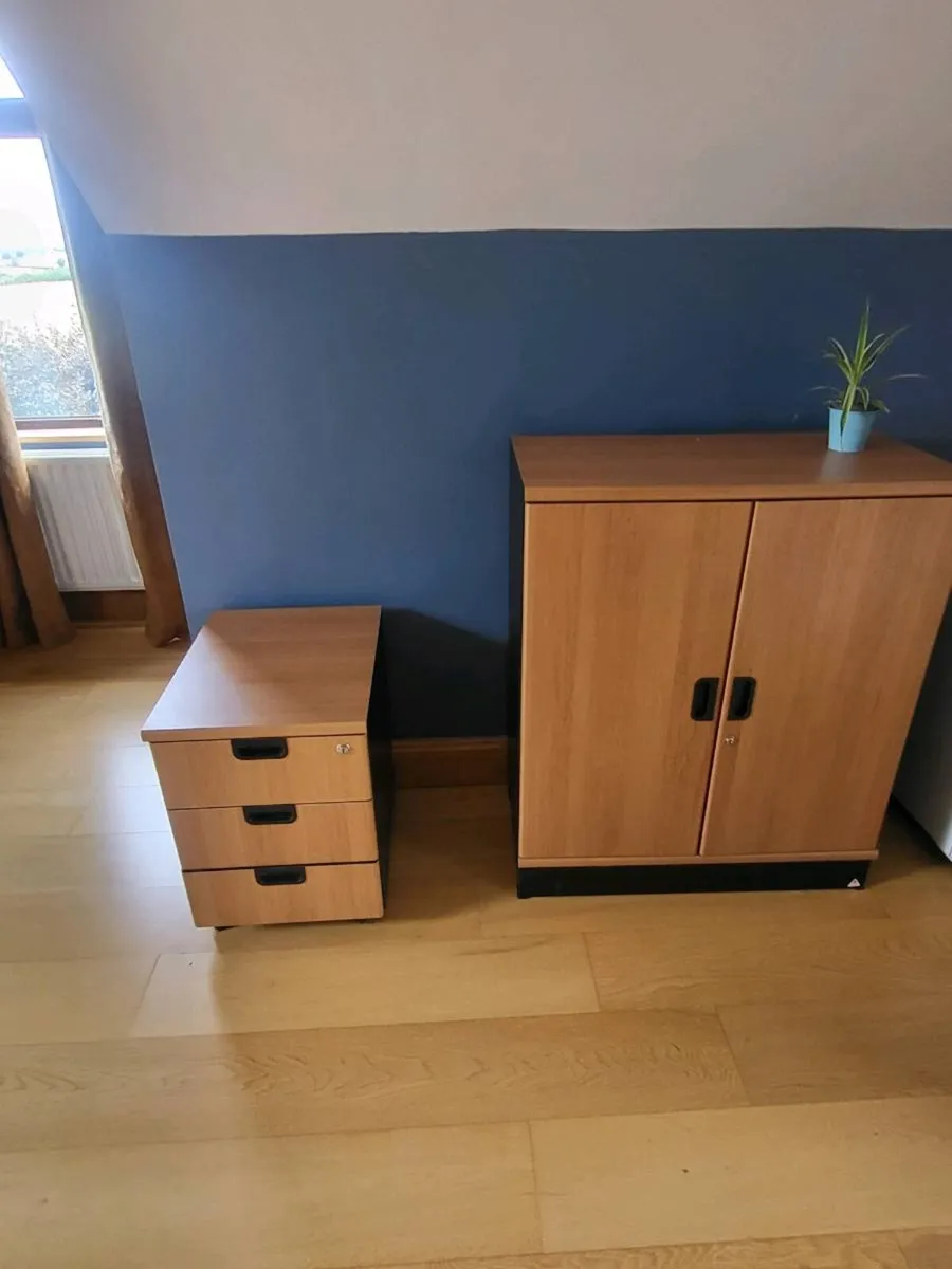 Office furniture - Image 3
