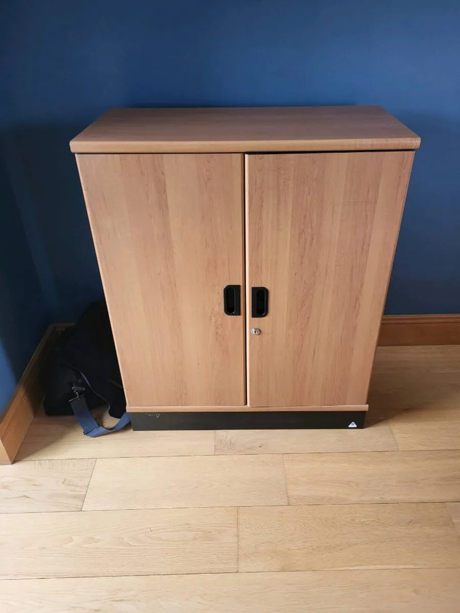 Office furniture - Image 4