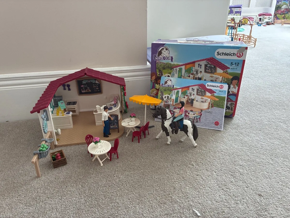 Schleich Horse Club Cafe Set 42519 - Image 3