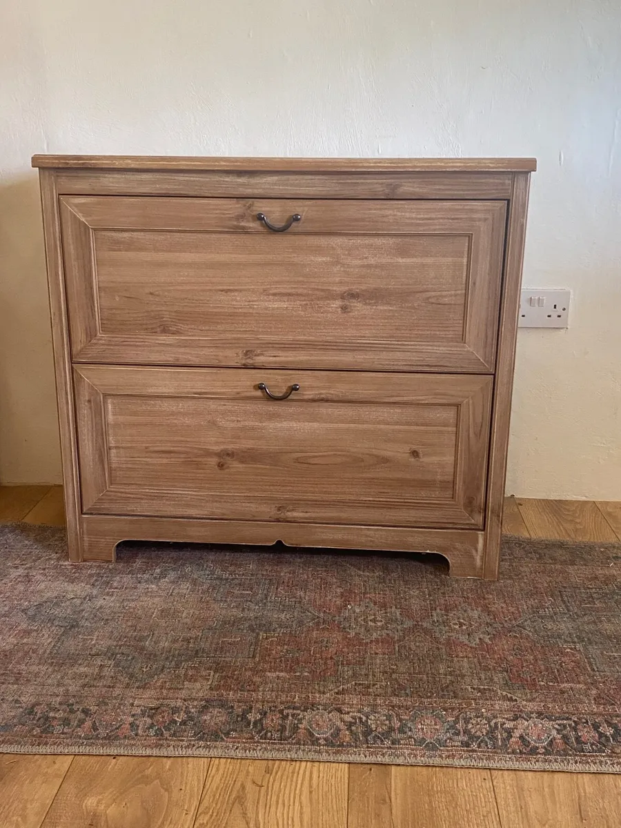 Chest of drawers. - Image 1