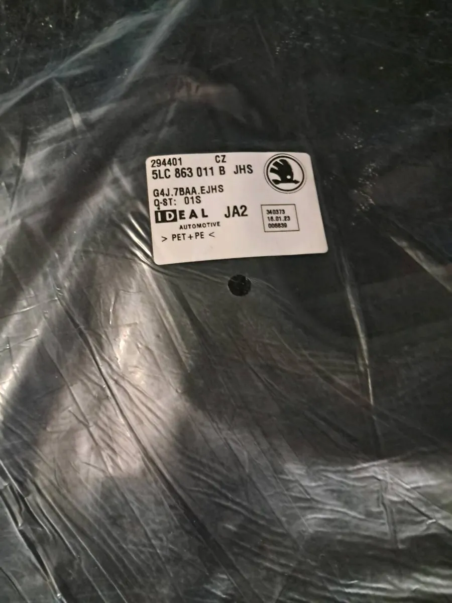 Genuine Skoda Enyaq iV Floor Mats Carpet Set NEW - Image 1