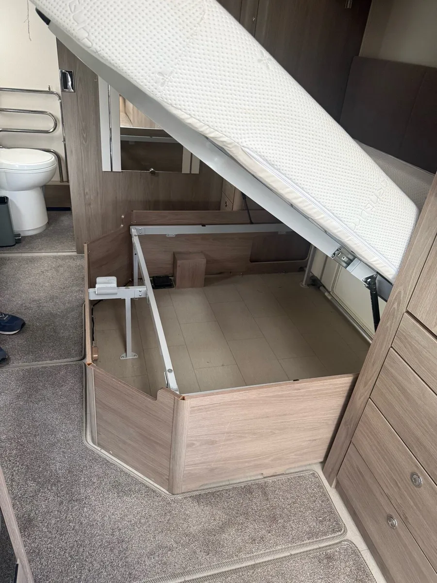 Caravan - Image 2
