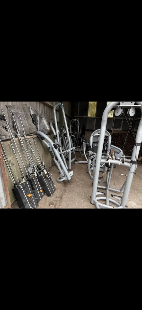 8 matrix gym machines - Image 2