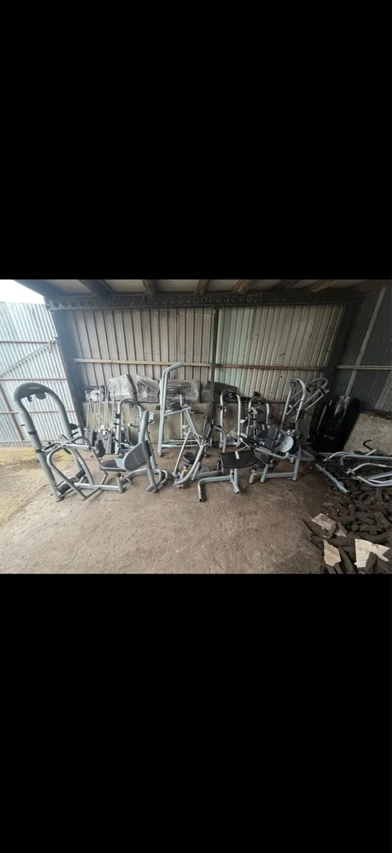 8 matrix gym machines - Image 3