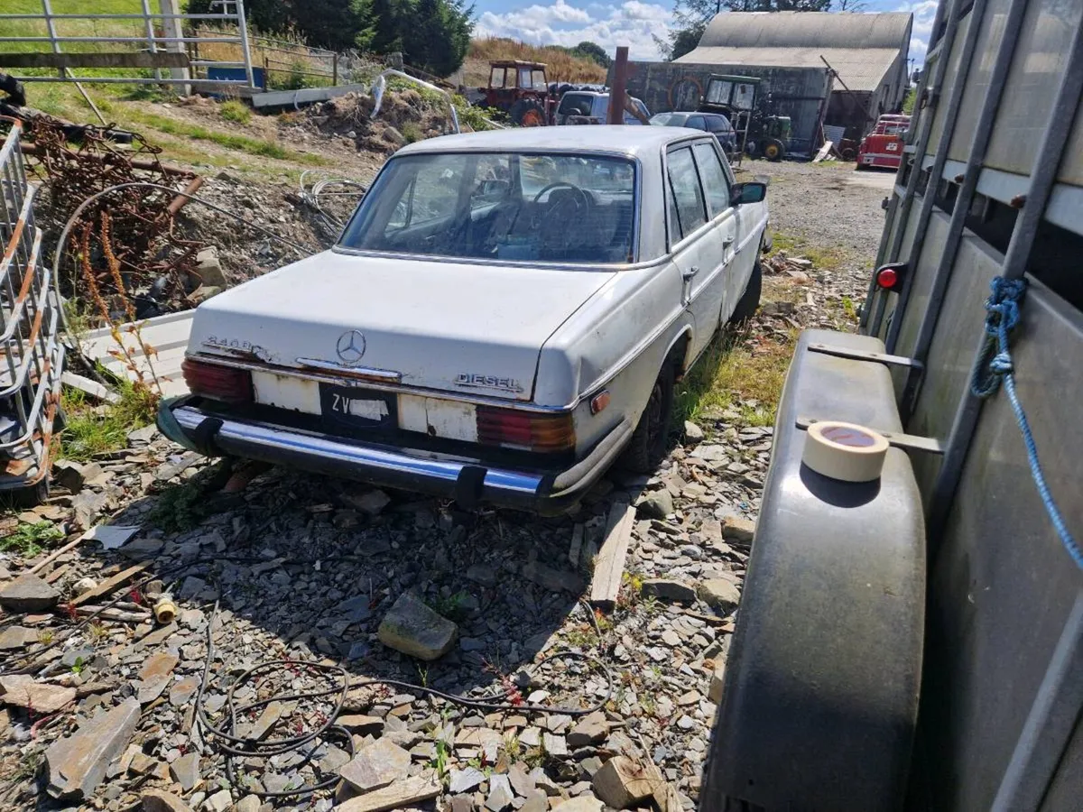 Mercedes 240 d - Image 3