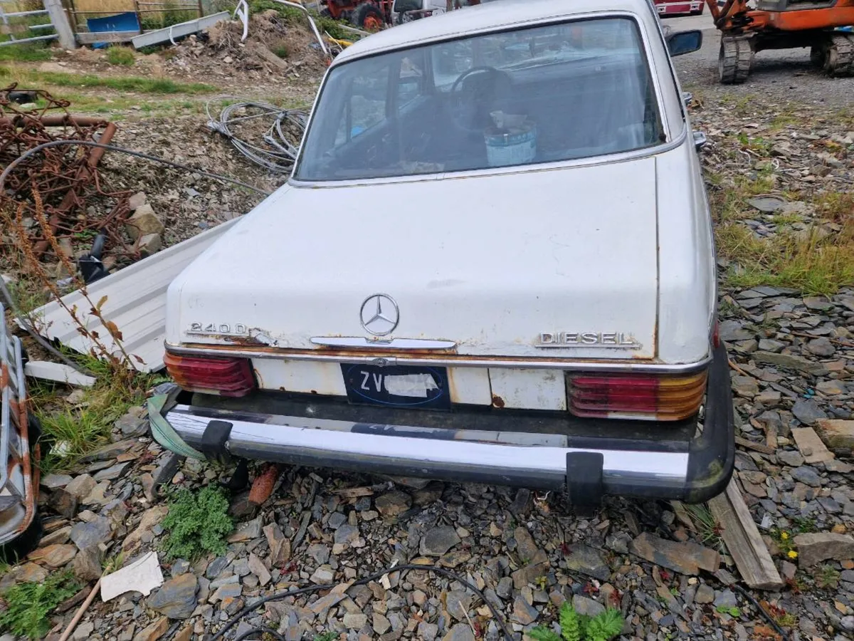 Mercedes 240 d - Image 4
