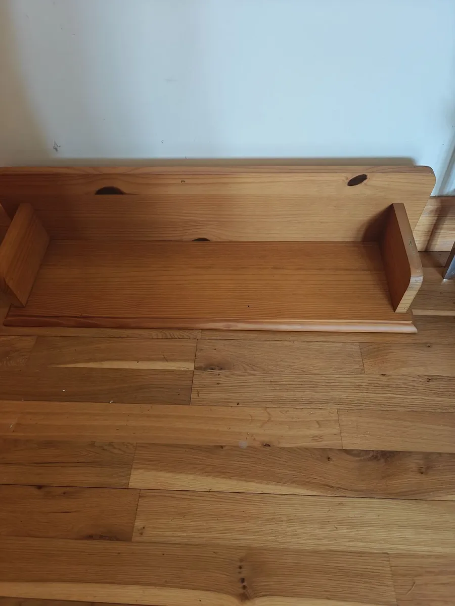 Pine wall bookshelf - Image 1