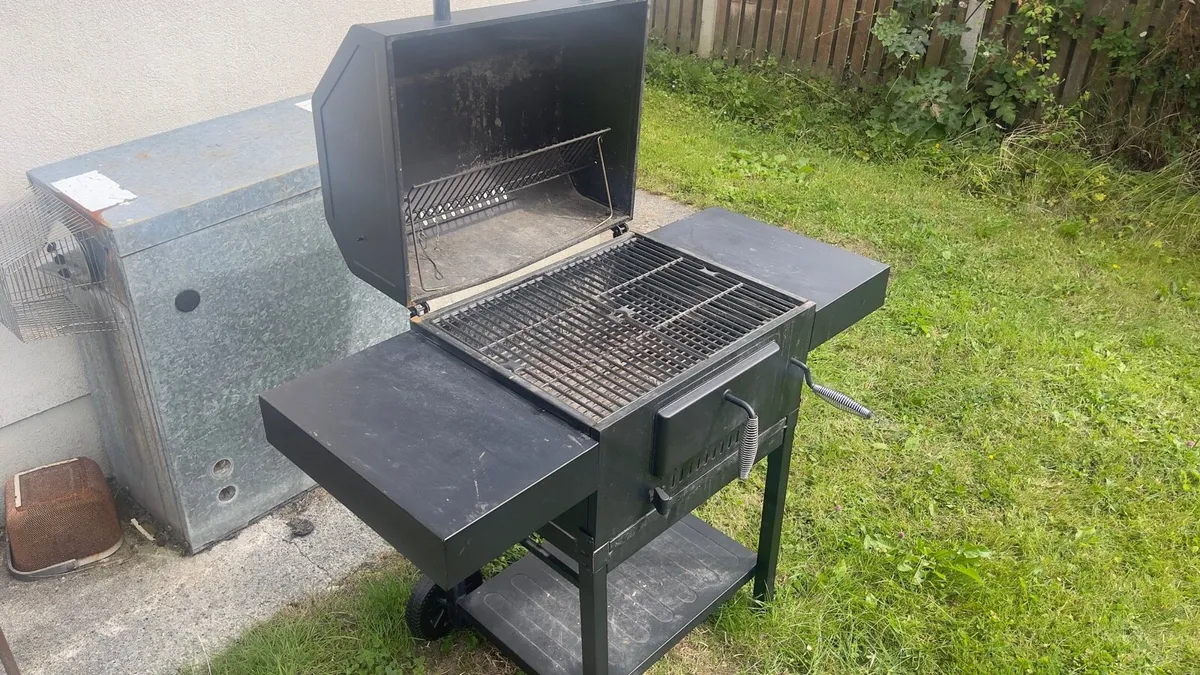 Heavy-Duty Bighorn BBQ Charcoal Grill 🍗 - Image 4