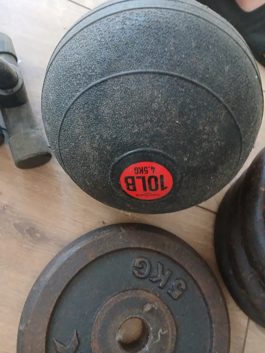 Various weight lifting equipment - Image 4