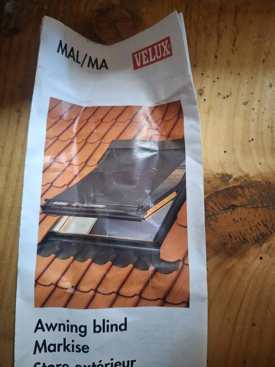 VELUXawnong blind - Image 1