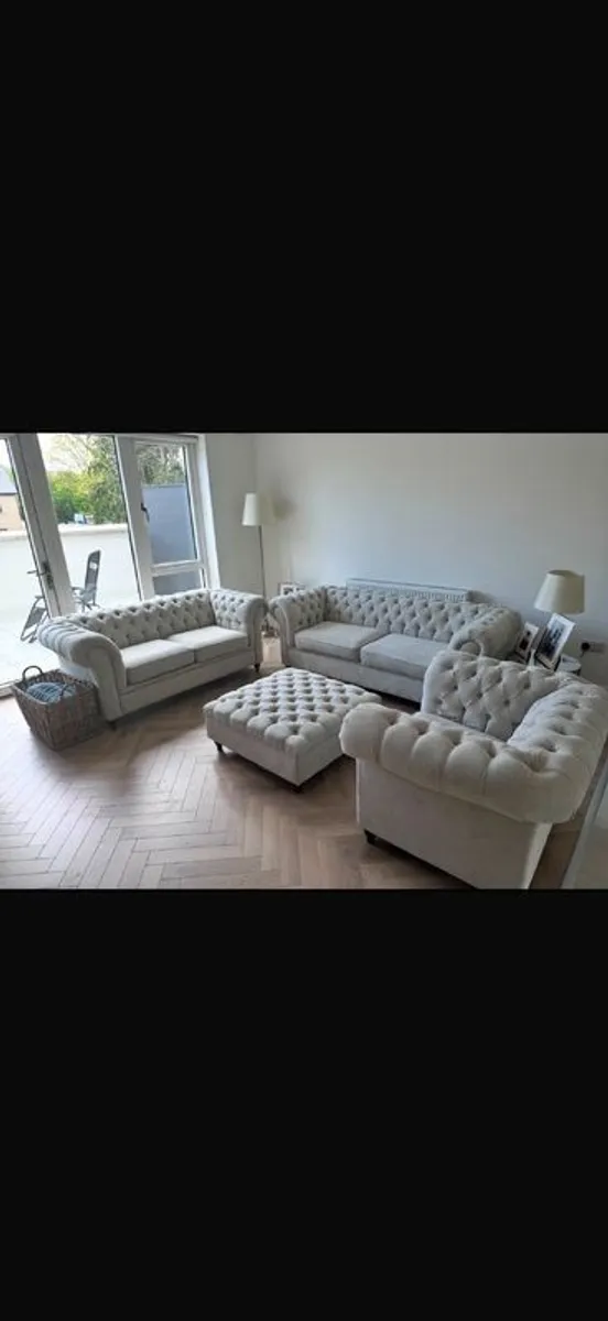 Cheshire furniture (The Bailey) - Image 1