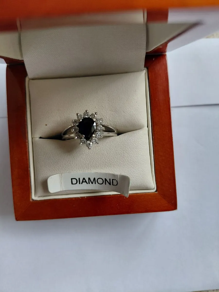 18 carat sapphire ring - Image 1