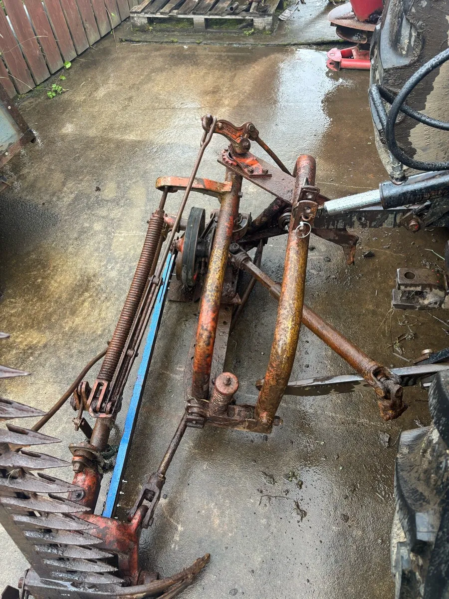 Massey Ferguson 732 finger bar hayflash & spreader - Image 3