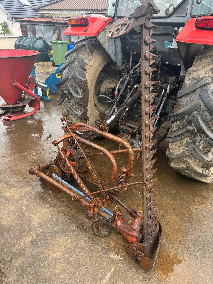 Massey Ferguson 732 finger bar hayflash & spreader - Image 1
