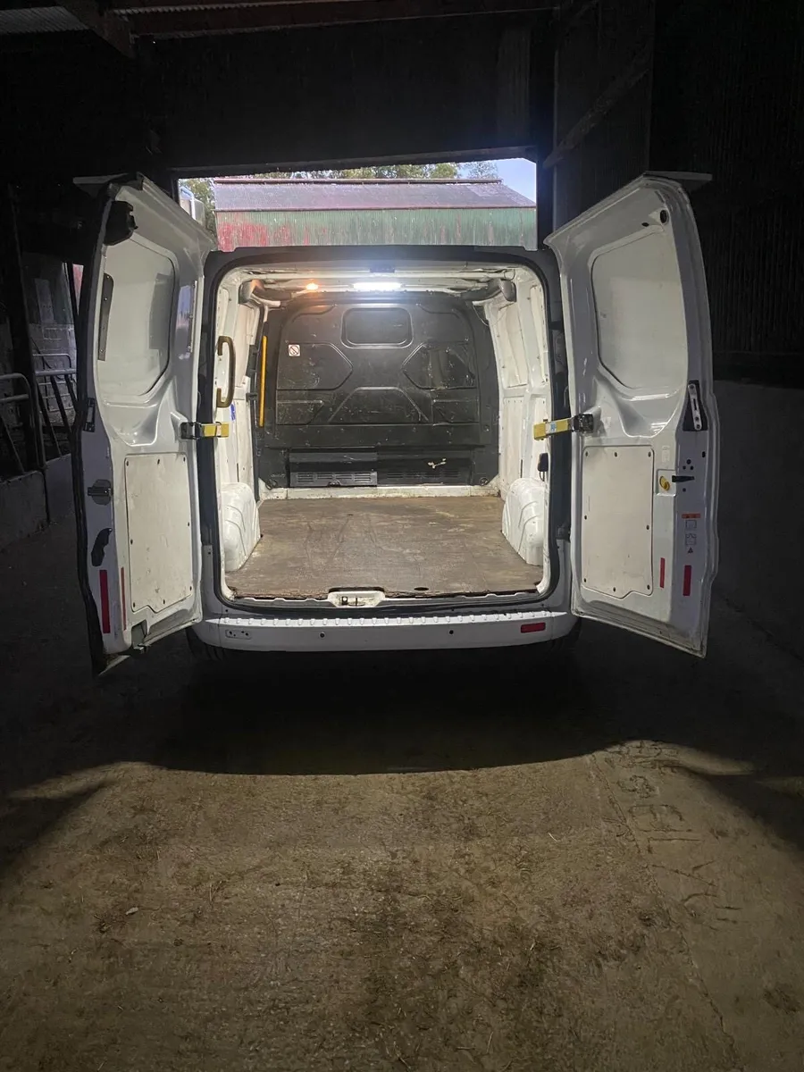 Van - Image 4