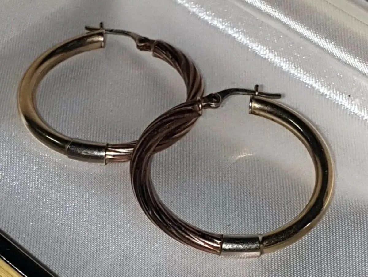 Vintage 14k Gold Duo Pattern Hoops - Image 3