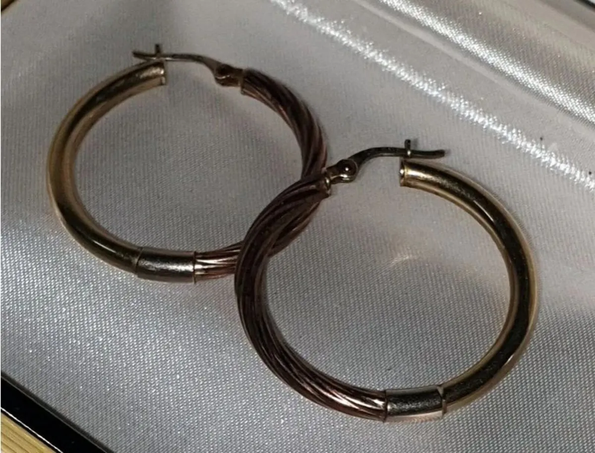 Vintage 14k Gold Duo Pattern Hoops - Image 4