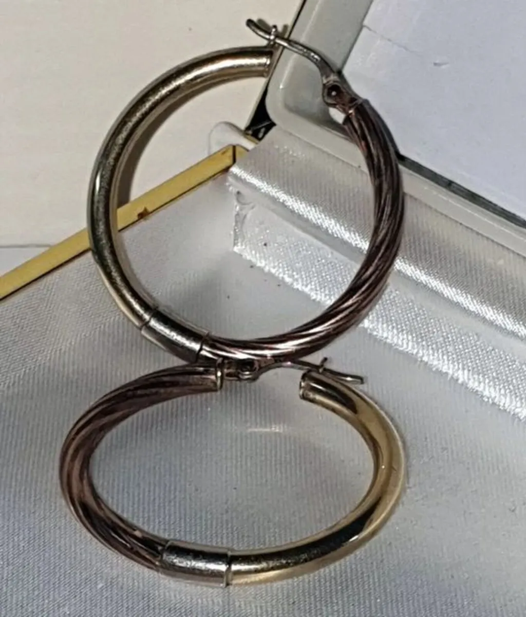 Vintage 14k Gold Duo Pattern Hoops - Image 2