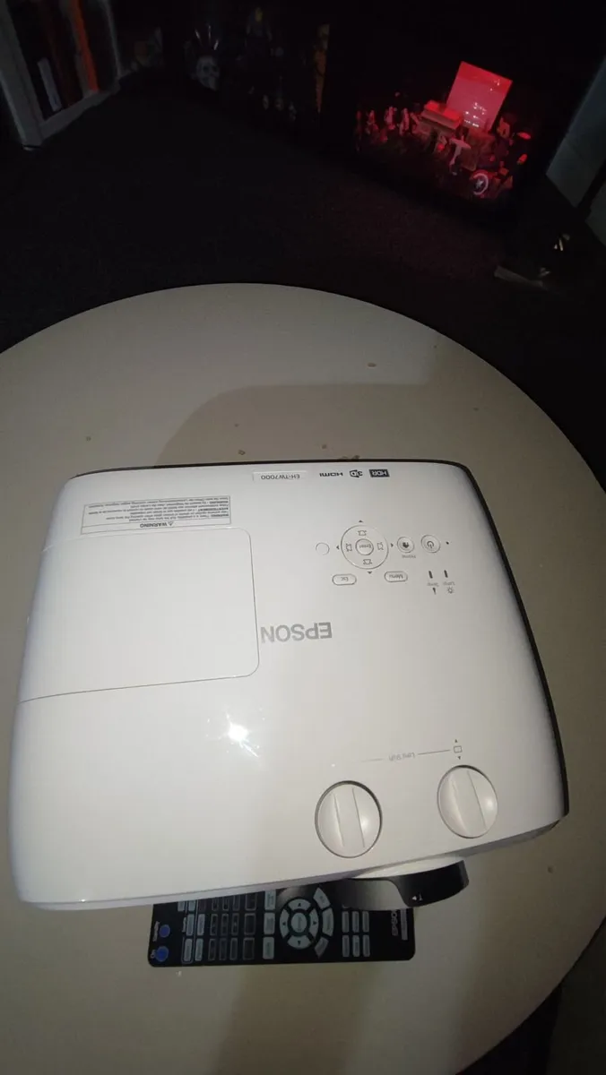 Epson Eh-tw7000 Projector, 4k, Wifi, Bluetooth - Image 2
