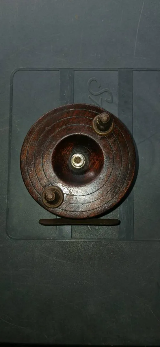 Vintage wooden fly reel - Image 1