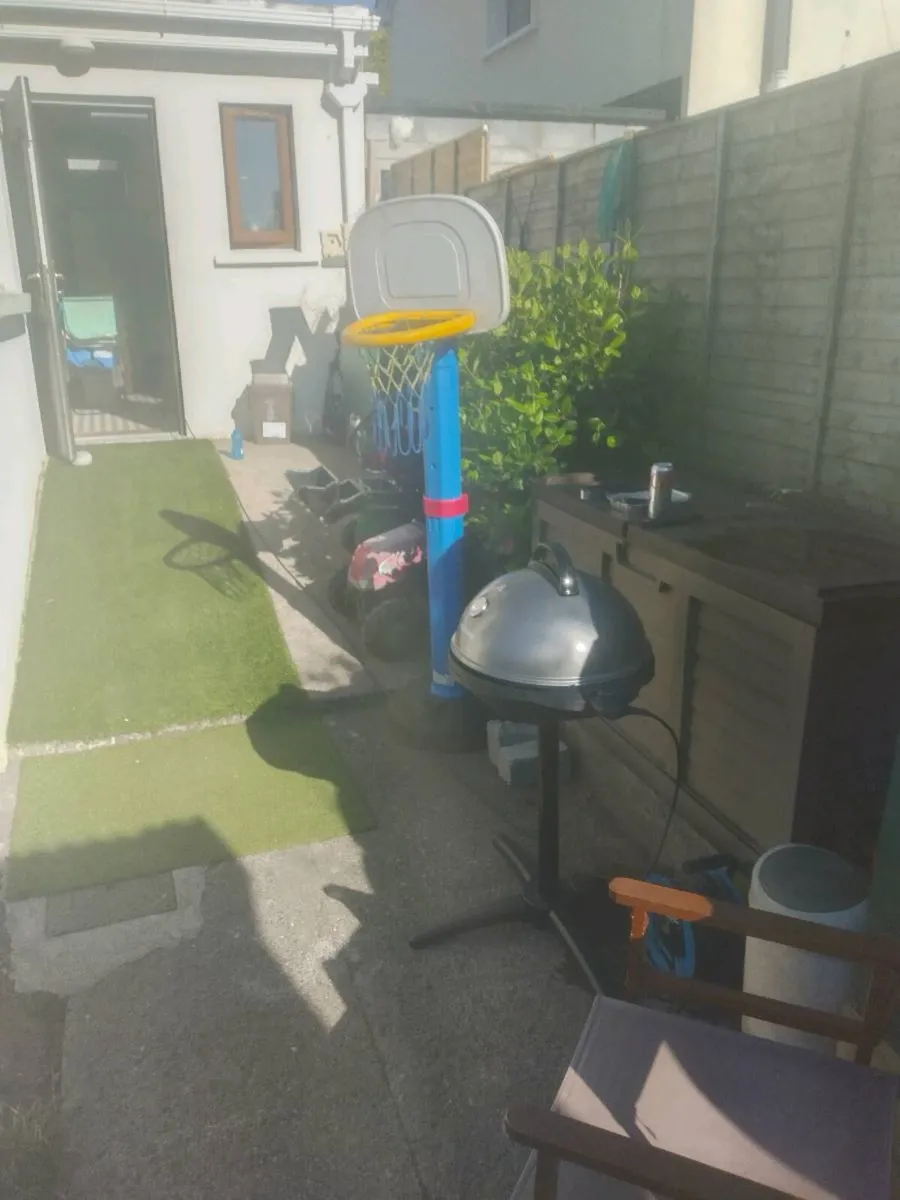 BBQ - Electric Outdoor Grill - Image 1