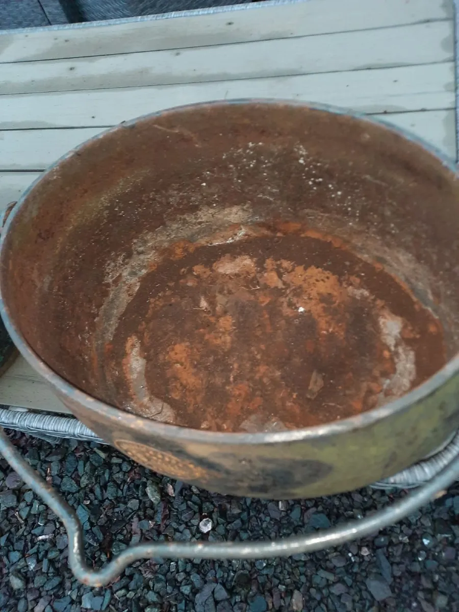 Large antique pot - Image 4