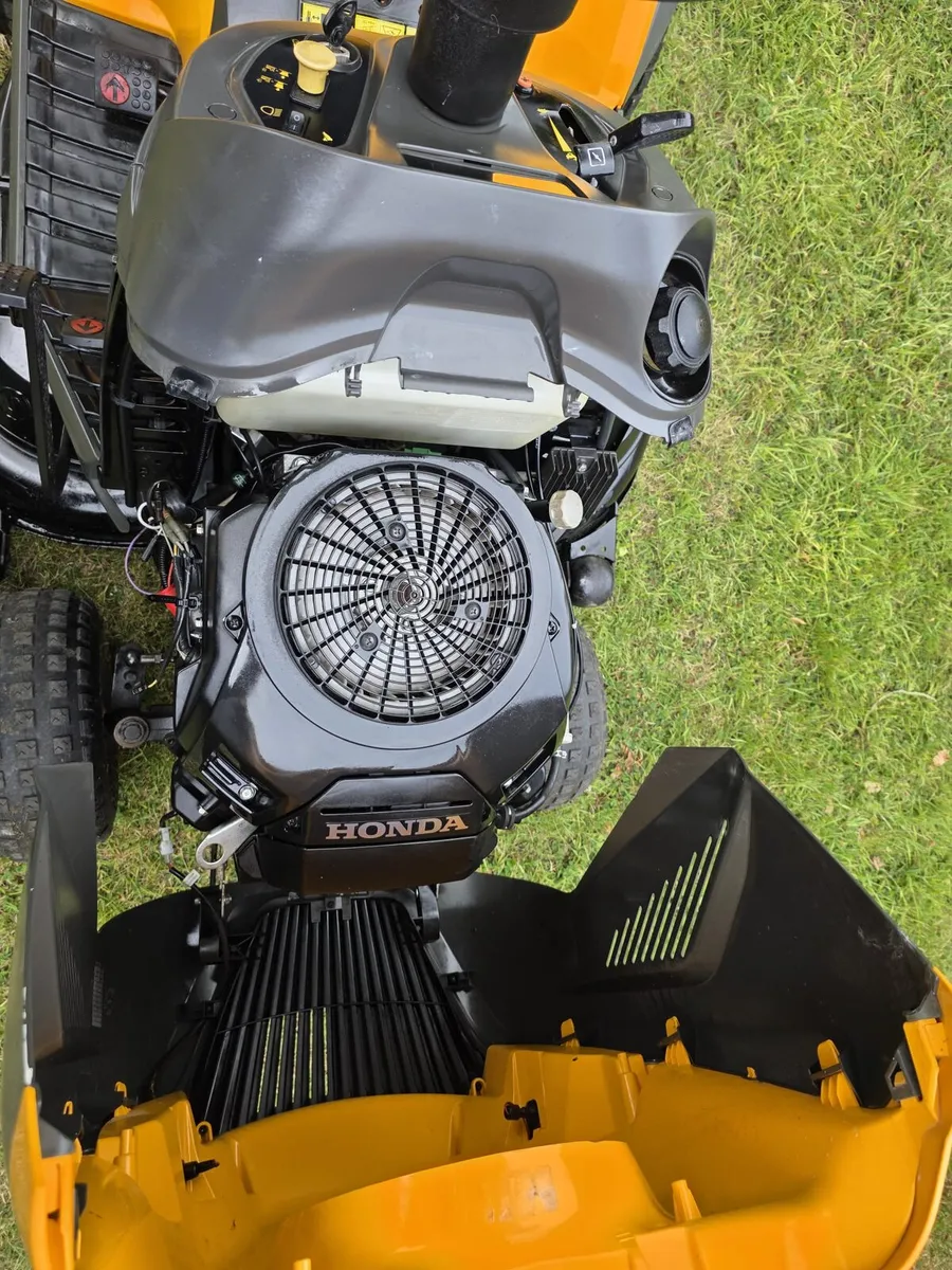 Stiga 48" Twin Cylinder Engine - Image 3