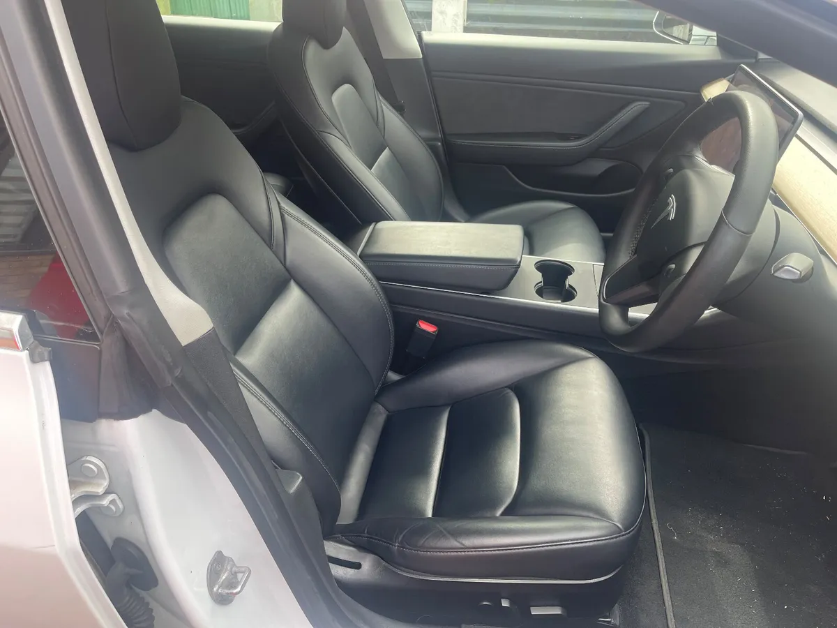 tesla 3 sr+ - Image 4