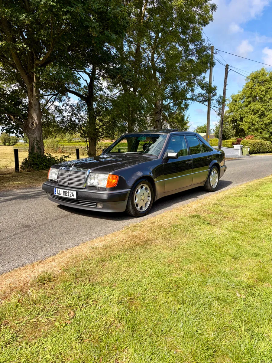 1992 Mercedes 500E W124 - Image 1