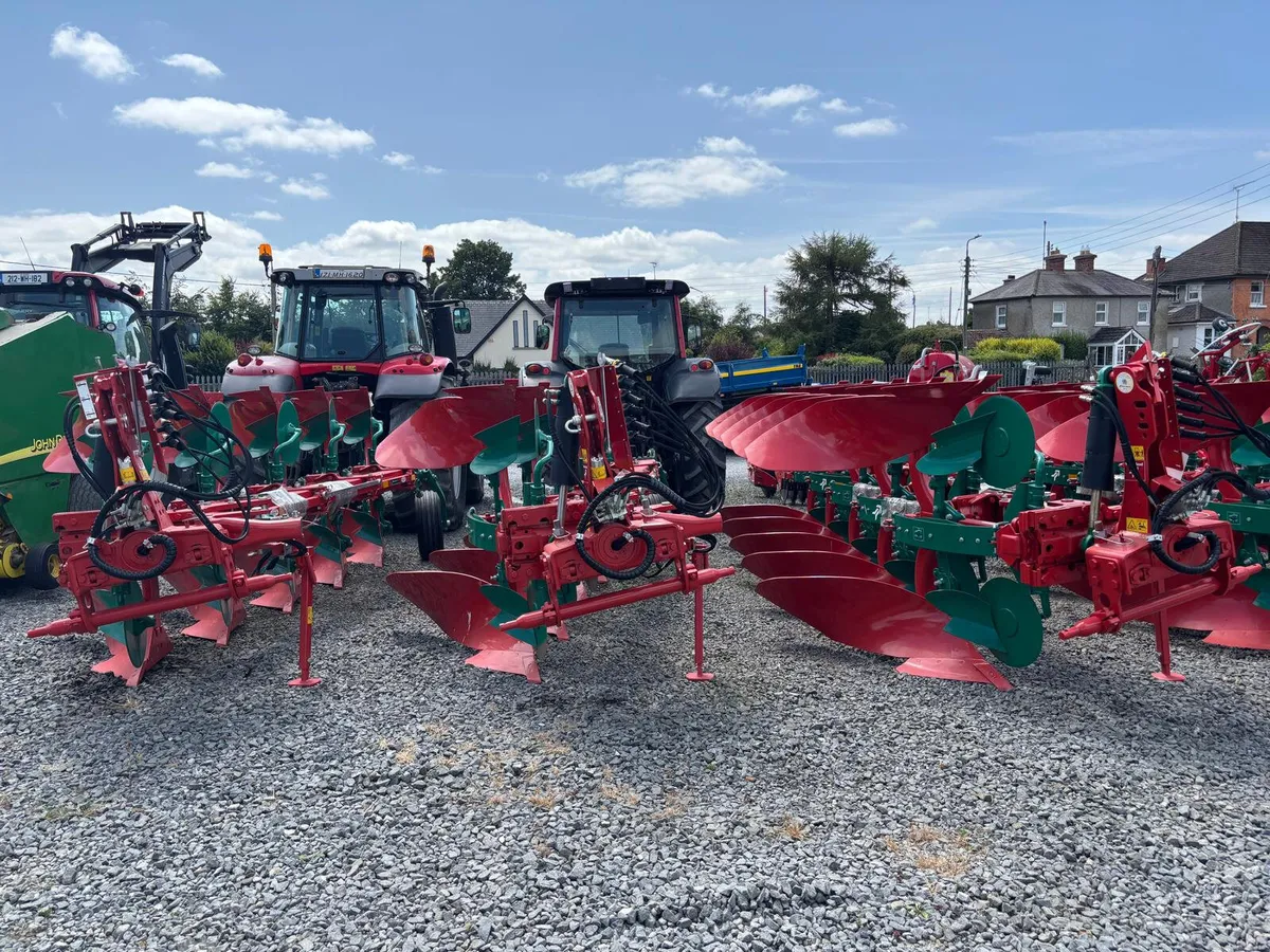 NEW Kverneland 5 Furrow Reversible Ploughs - Image 1