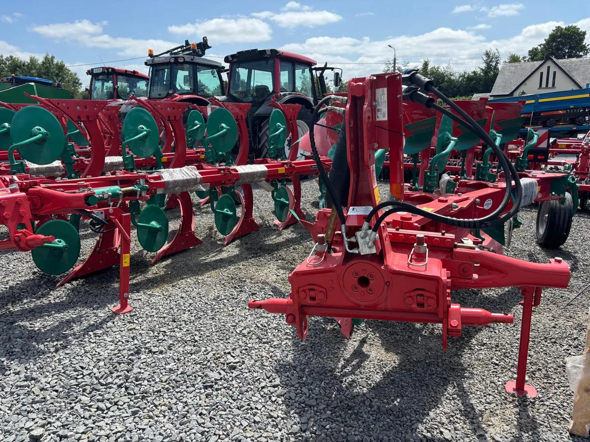 NEW Kverneland 5 Furrow Reversible Ploughs - Image 4