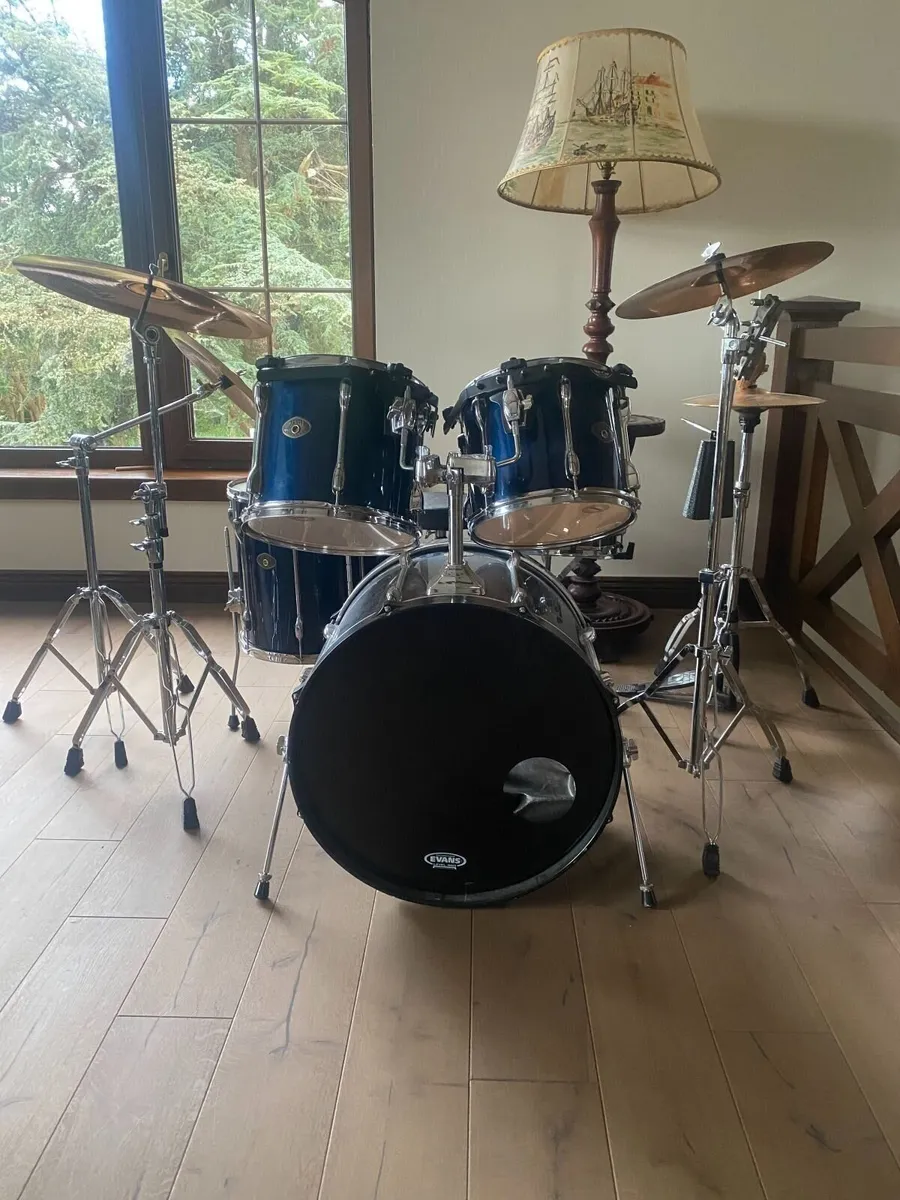 Tama Rockstar complete drum kit 22'' Birch - Image 1
