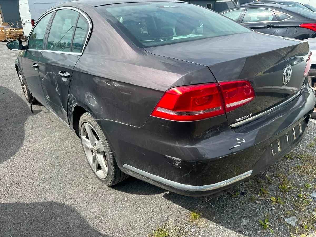 11 VOLKSWAGEN PASSAT 2.0 TDI (CFF) FOR BREAKING - Image 4