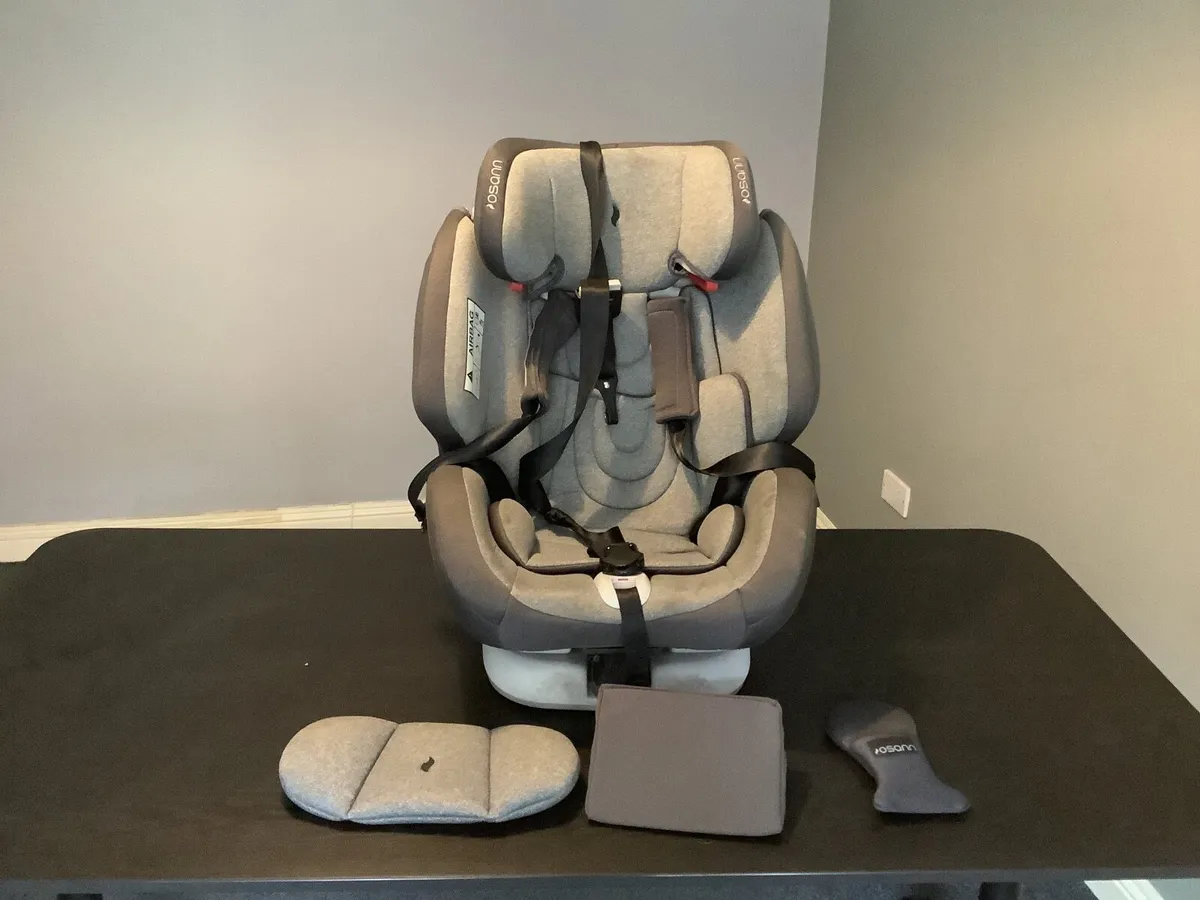 Child car seat - Image 1
