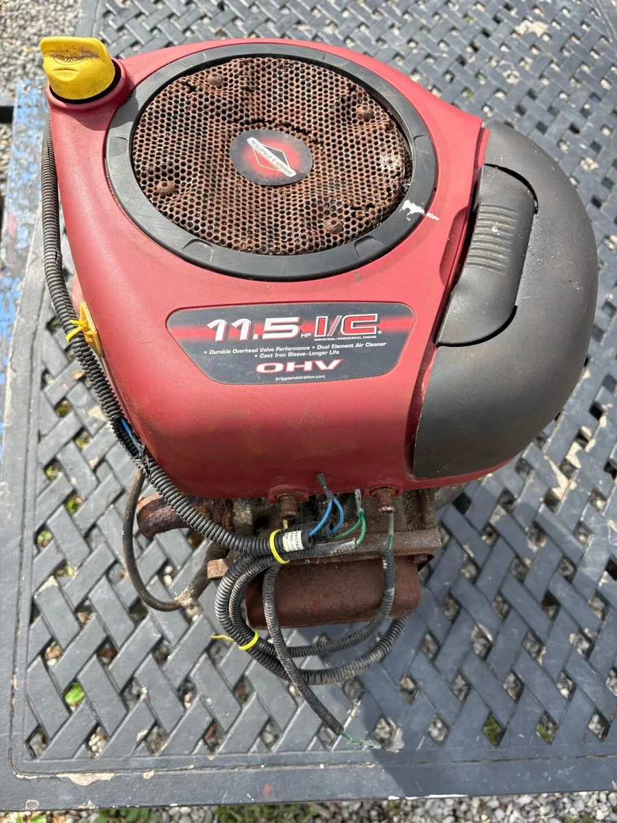 Engine for right on lawnmower perfect - Image 1