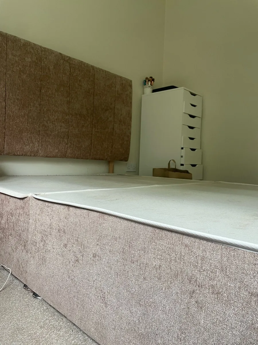 Bed frame - Image 1