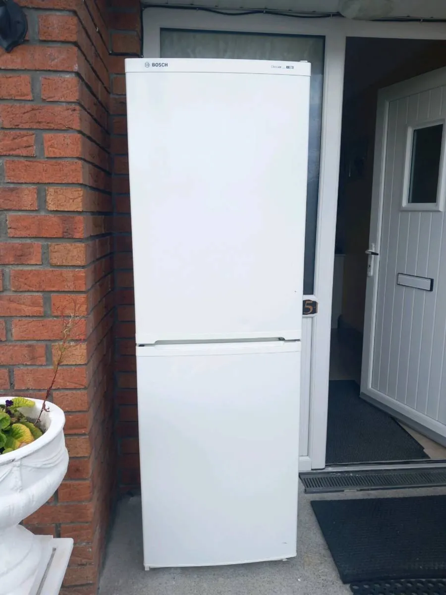 Bosch fridge/freezer - Image 1