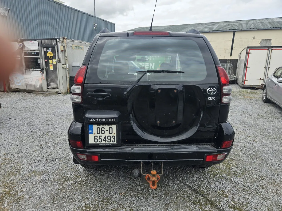 2006 Toyota Land Cruiser - Image 2