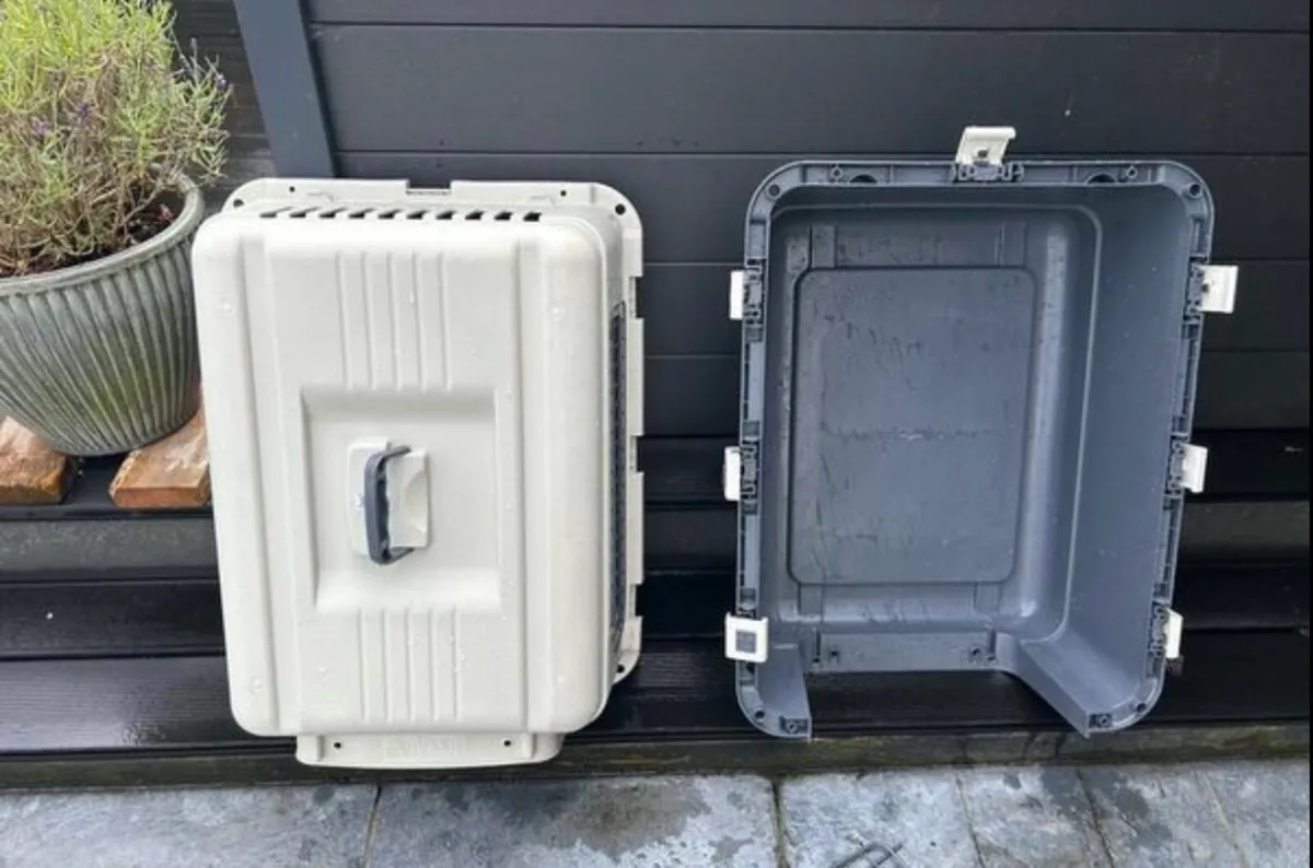 Dog crate - Image 2