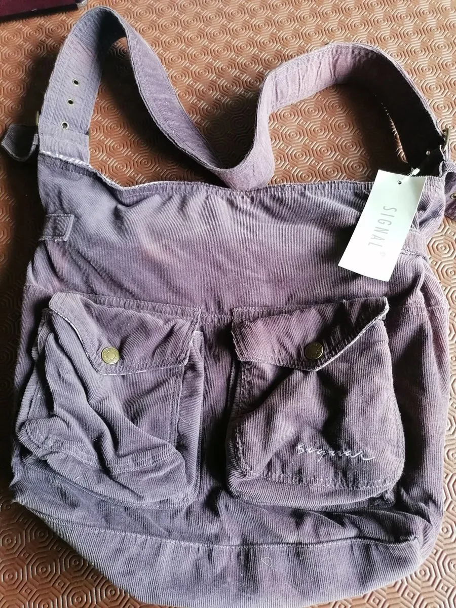 Signal Holdall Bag