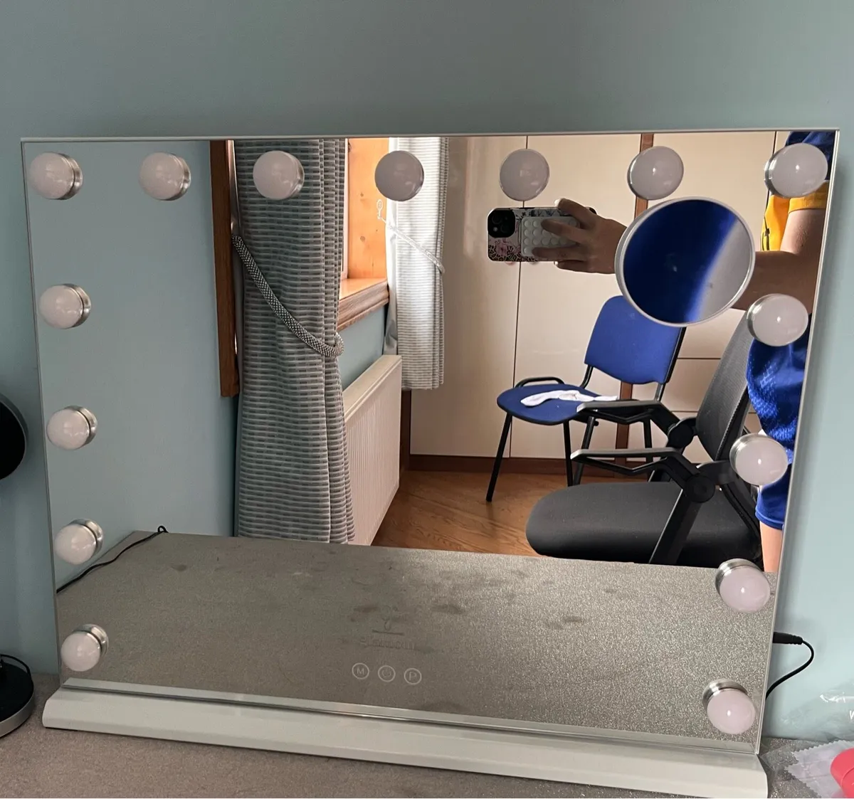 A glamour Hollywood mirror - Image 1
