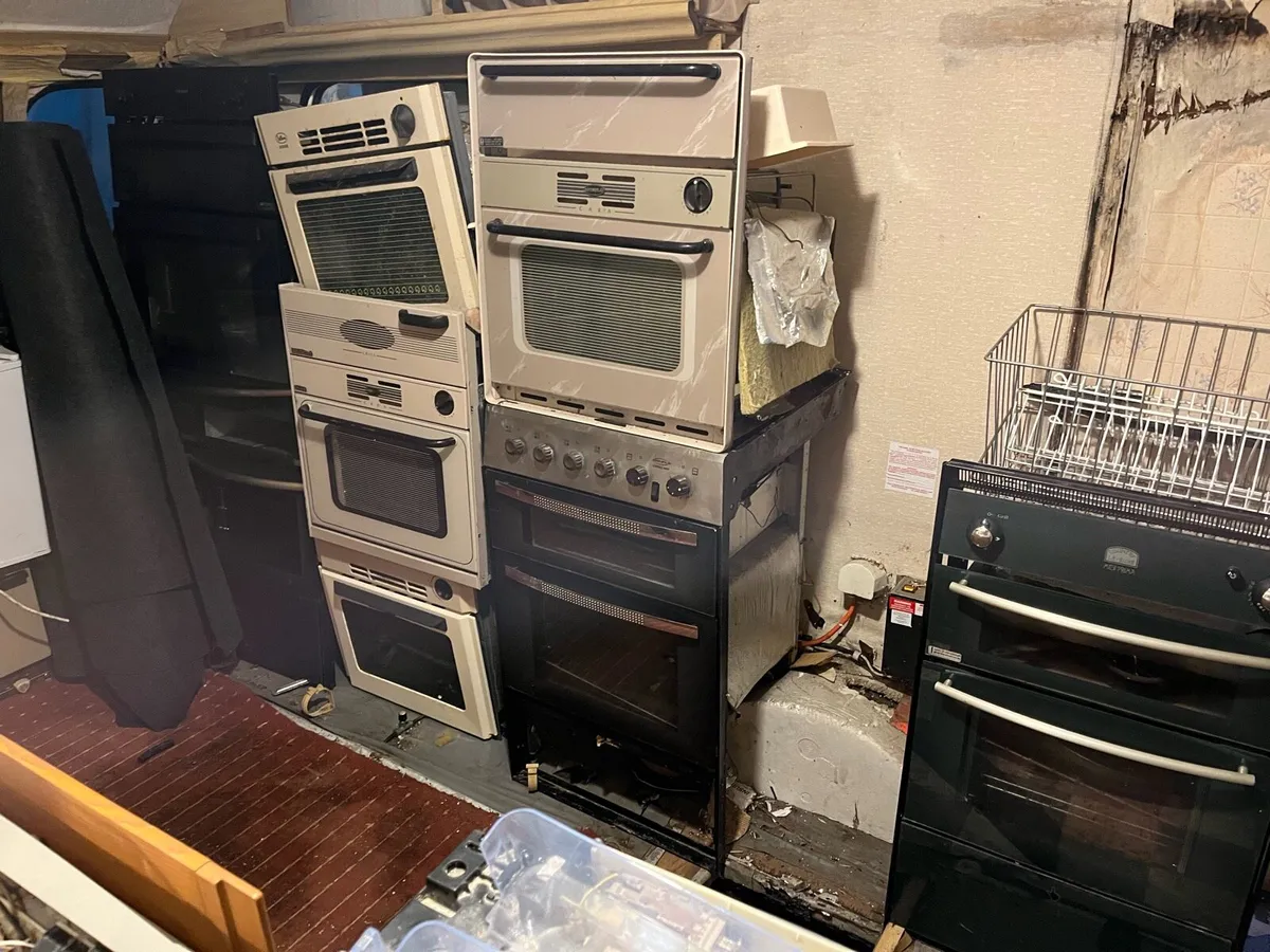Caravan parts and windows - Image 4