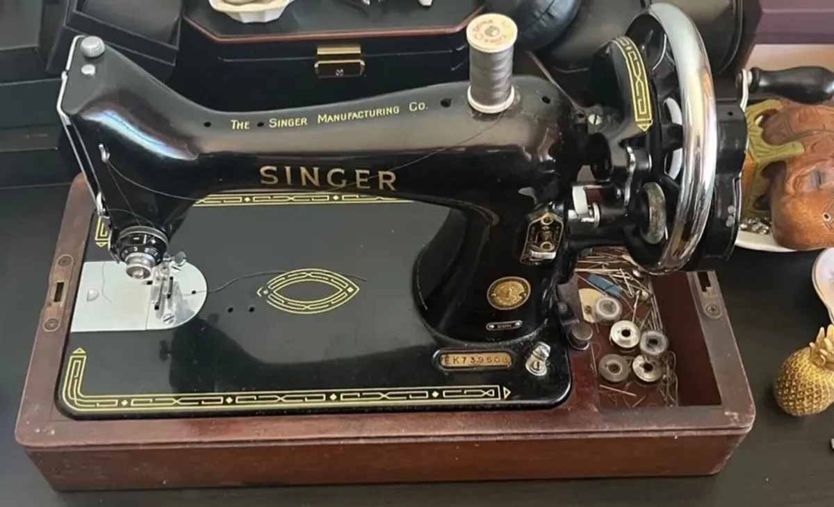 Singer Sewing Machine in perfect running order