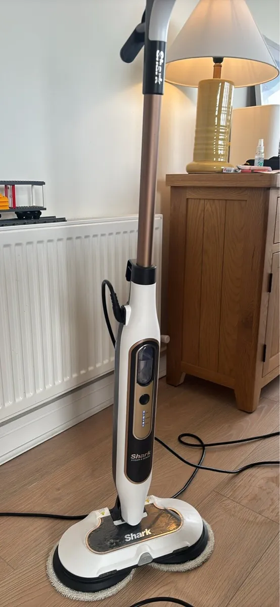 Shark scrub and mop - Image 2