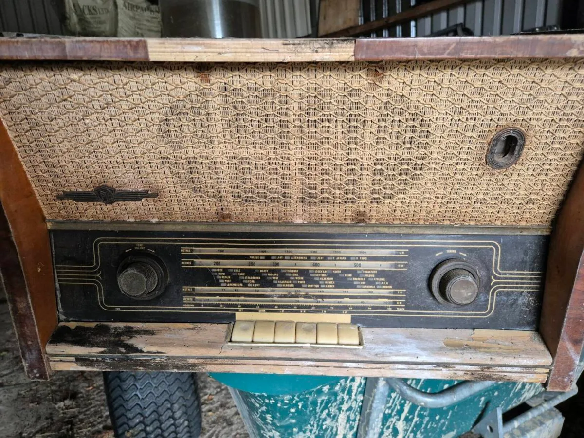 PYE vintage radio - Image 1