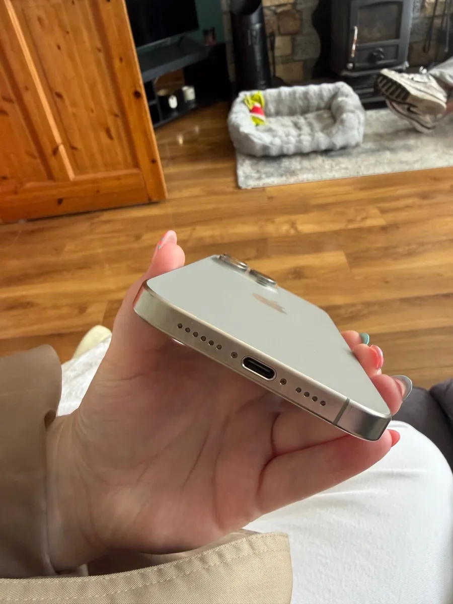 iPhone 15 pro max - Image 3