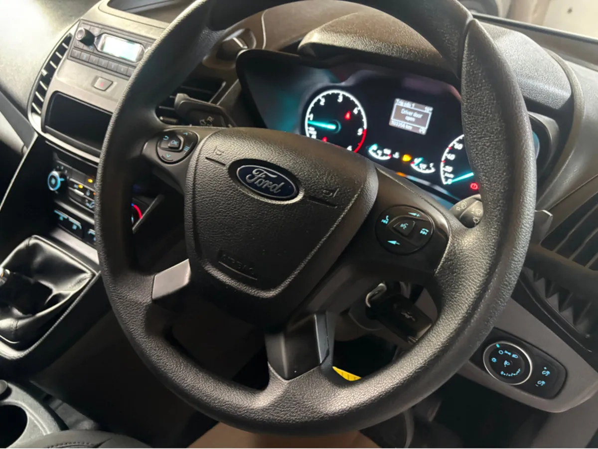Ford Transit Connect 1.5 dsl lwb air con 3 seater - Image 4