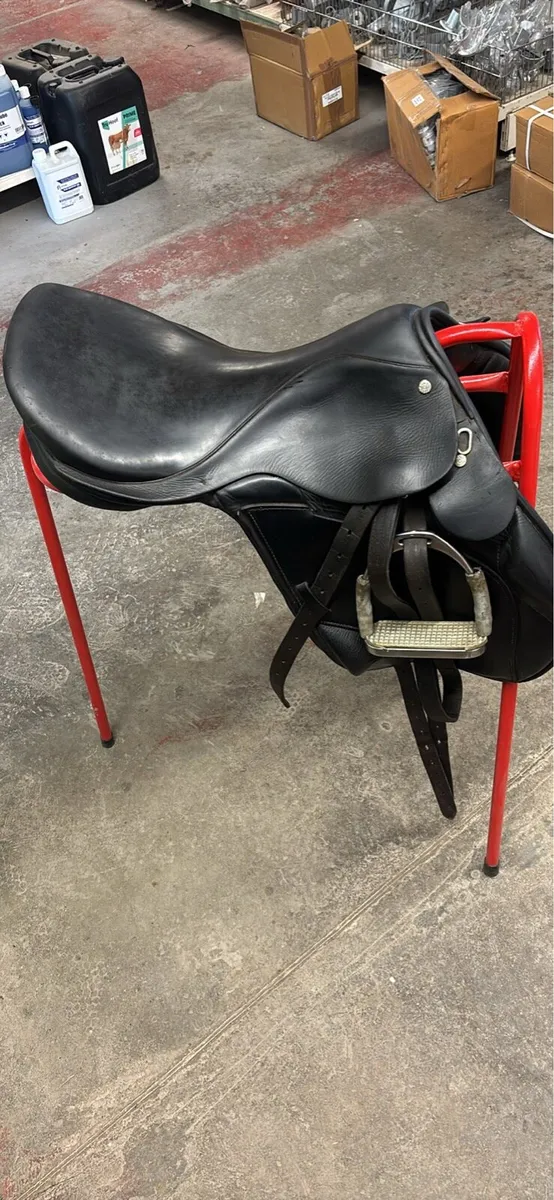 Berney olympic saddle - Image 1